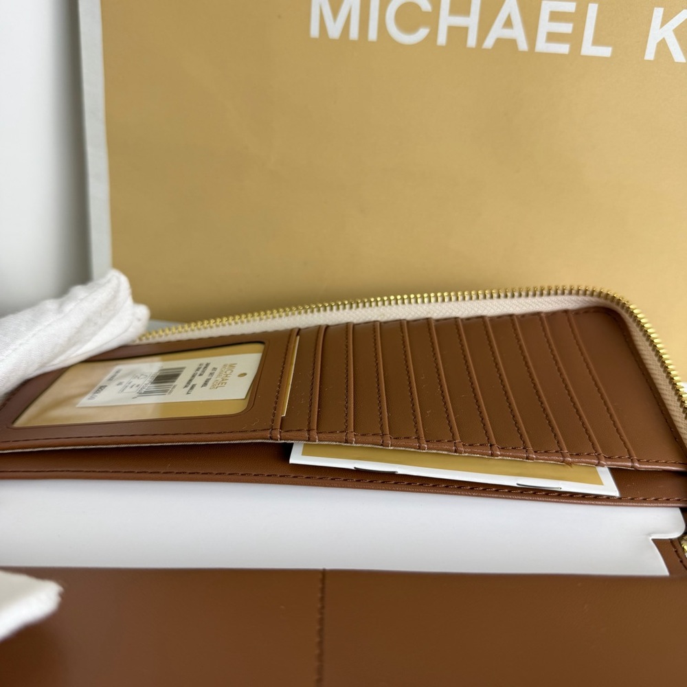 NWT Michael Kors continental Wallet - Picture 10 of 13